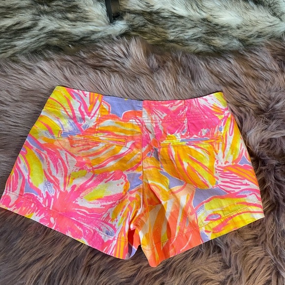 Lilly Pulitzer The Kerrie Short - 3” Inseam Multi Sun Splashed - Picture 2 of 4